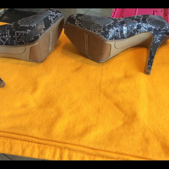 Nine West Black/Grey Hope Floats Faux Snakeskin Platform Heels Size 9M, Used - Picture 13 of 13